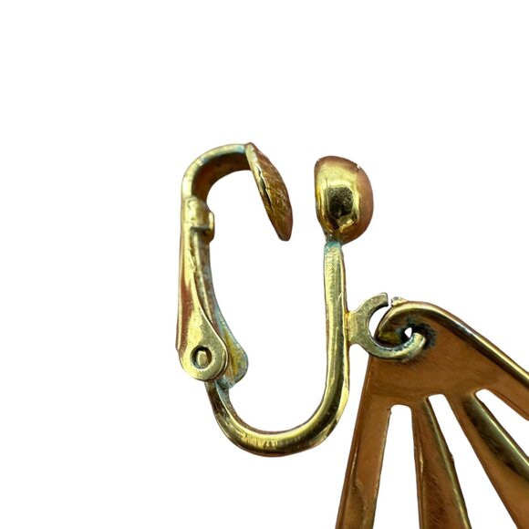 Vintage Gold Tone Geometric Clip On Earrings Jewelry Accessory - Picture 10 of 11